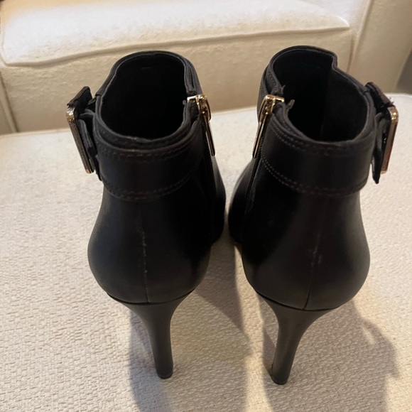 Vince Camuto leather bootie 🍫 - Picture 5 of 8